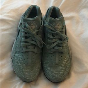 Mint Nike Huarche Sneakers, super rare